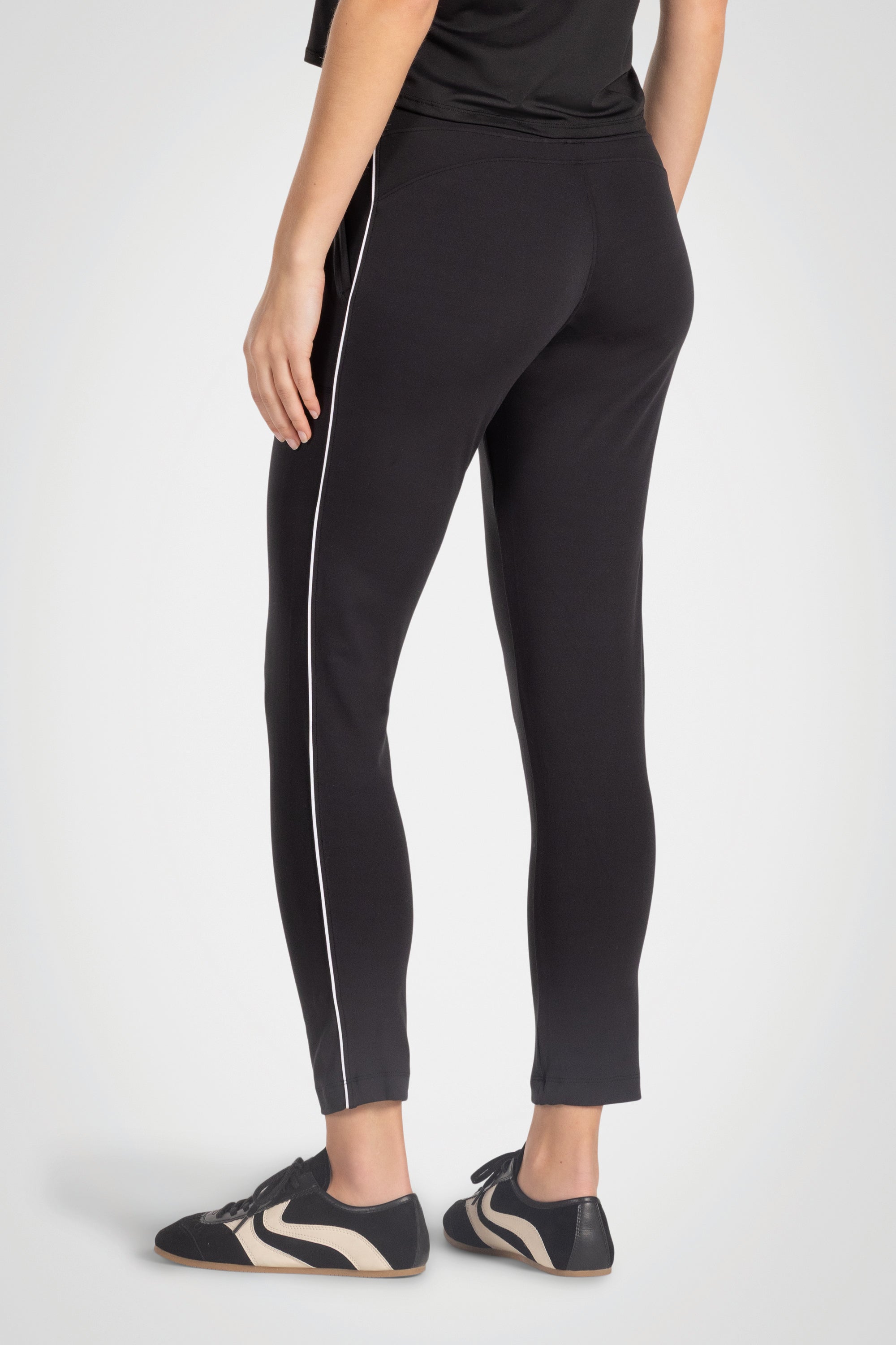 Softline Piped Jogger