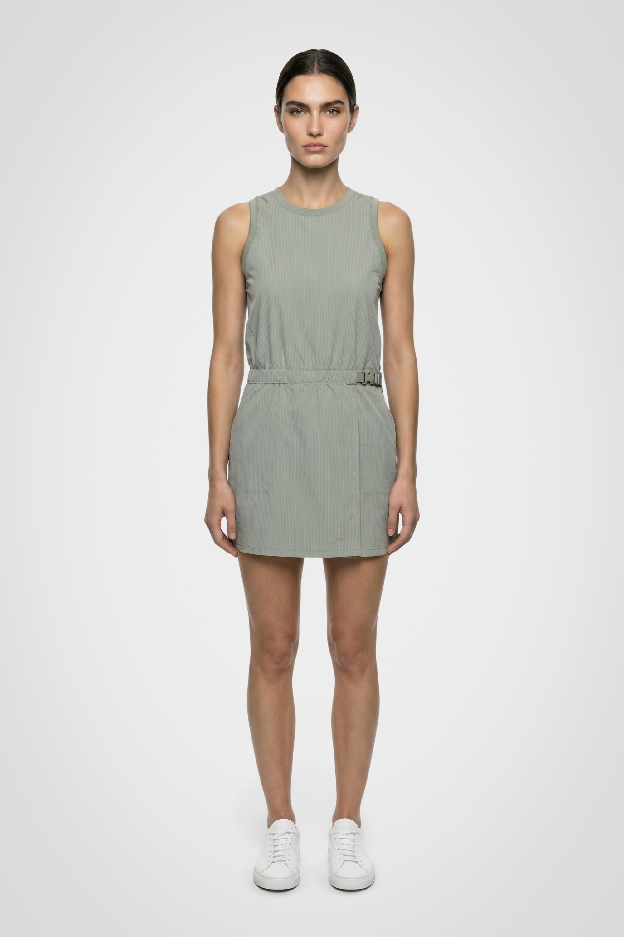 Robe de course ceinturée en seersucker