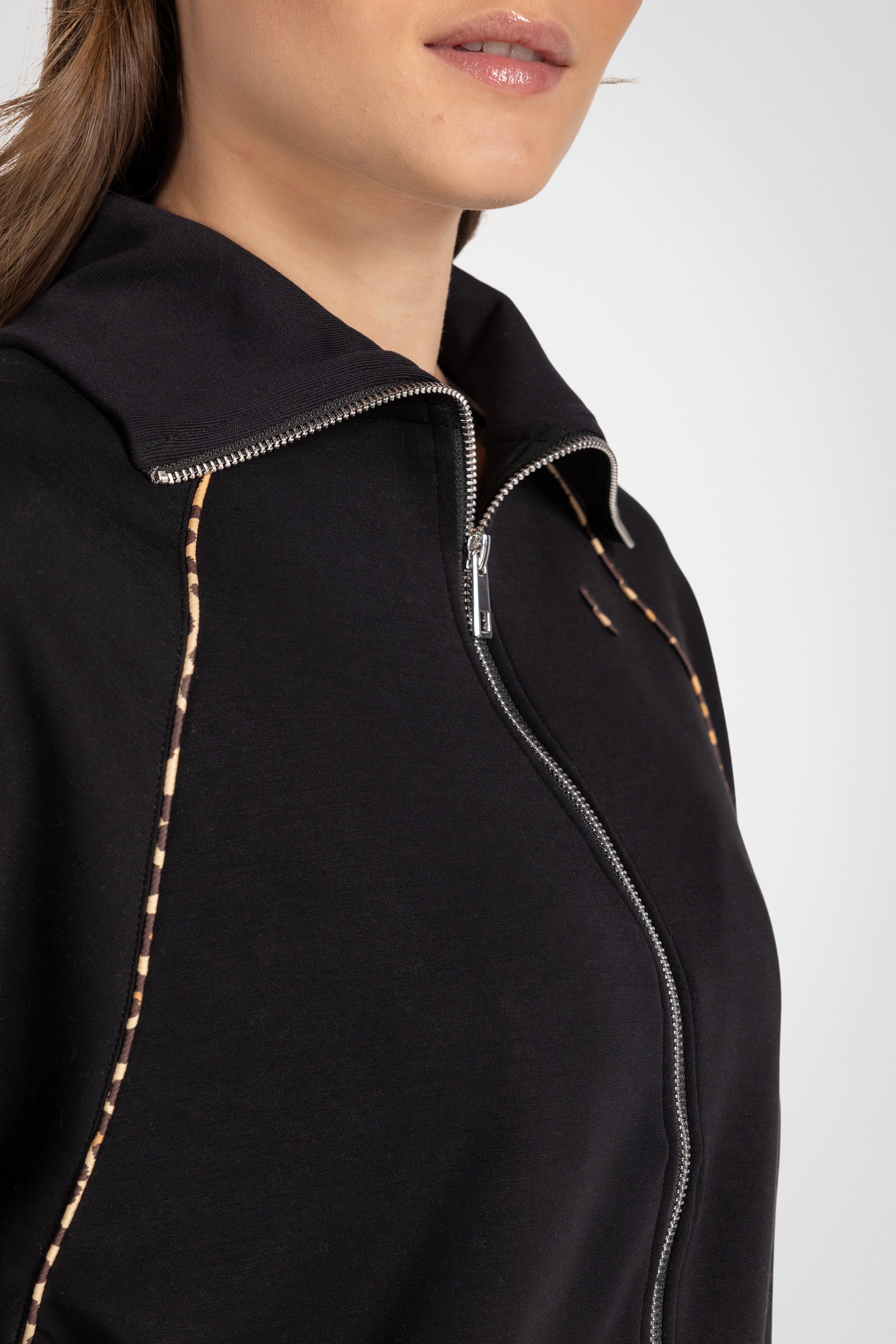 Wildline Track Jacket