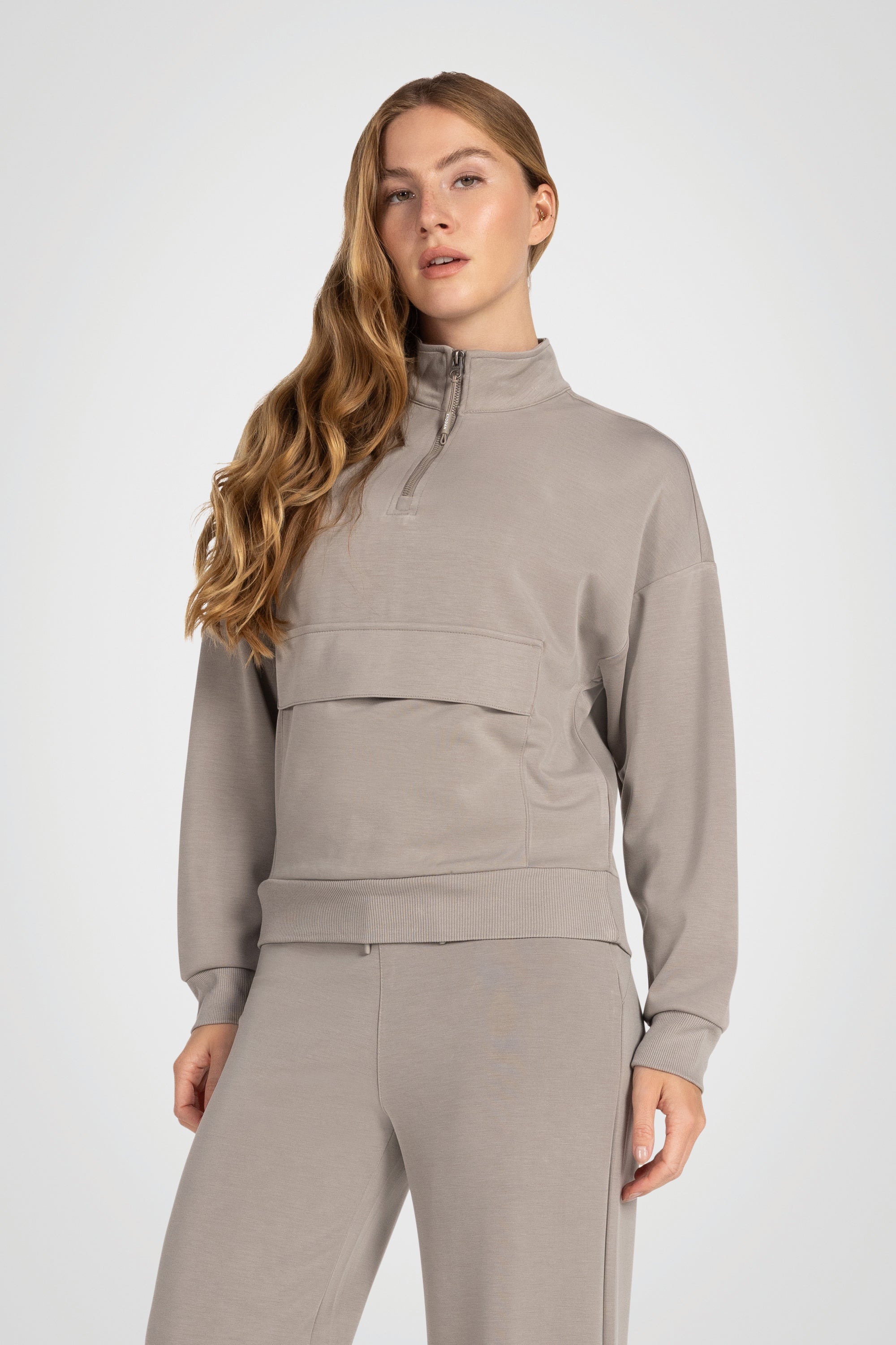 Pull à col montant en modal sablé