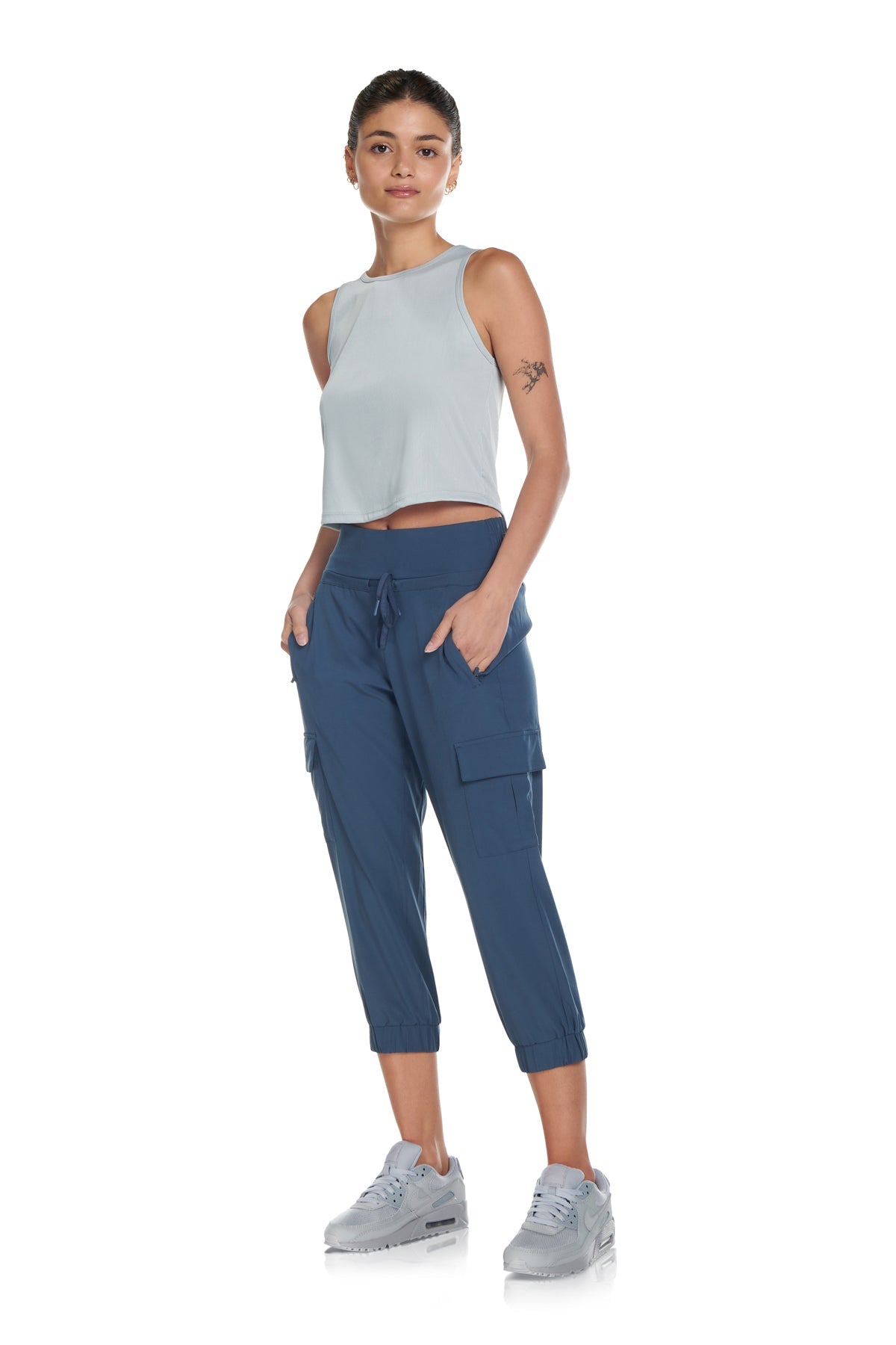 Jogging cargo court tissé