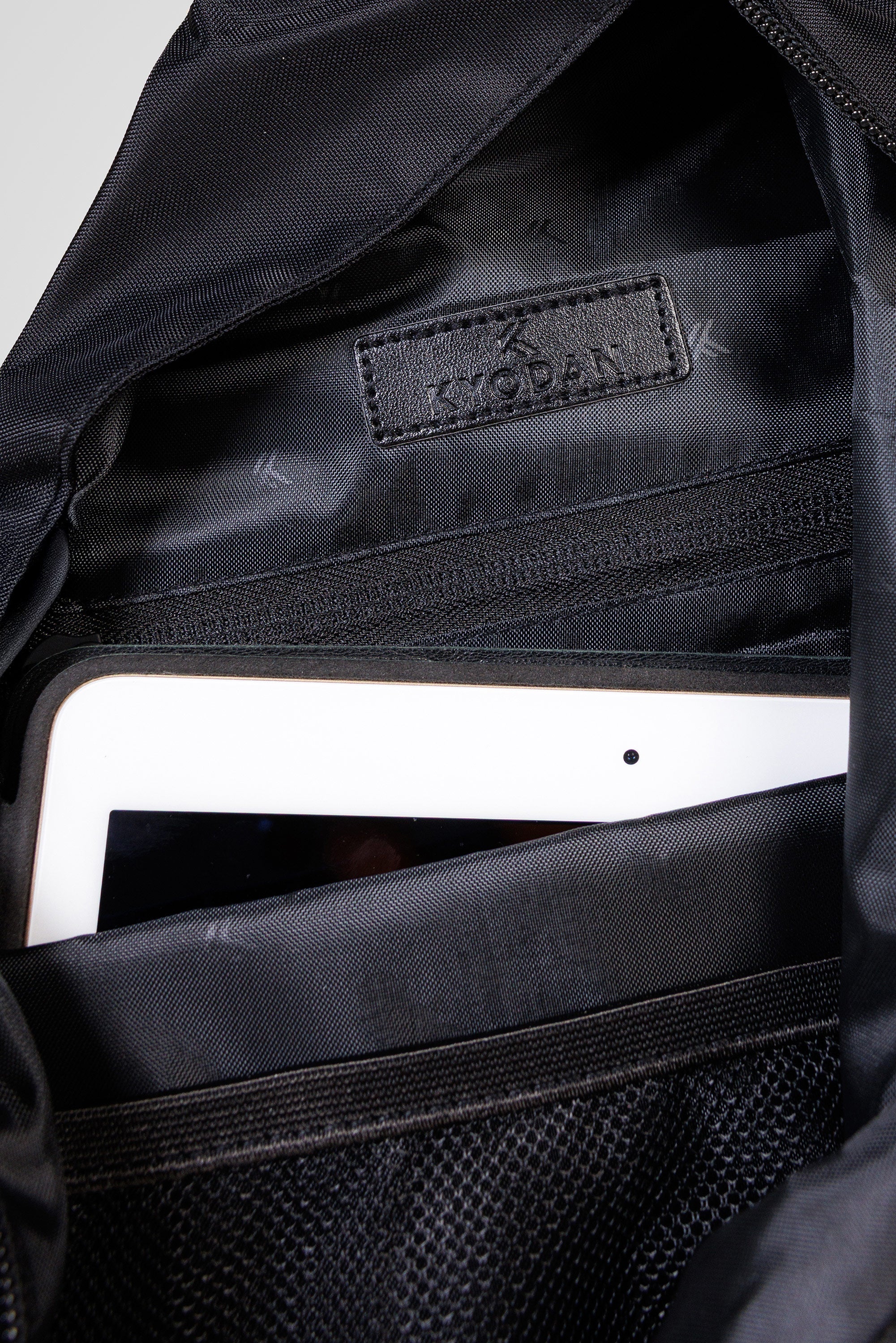 Edge Sling Pack