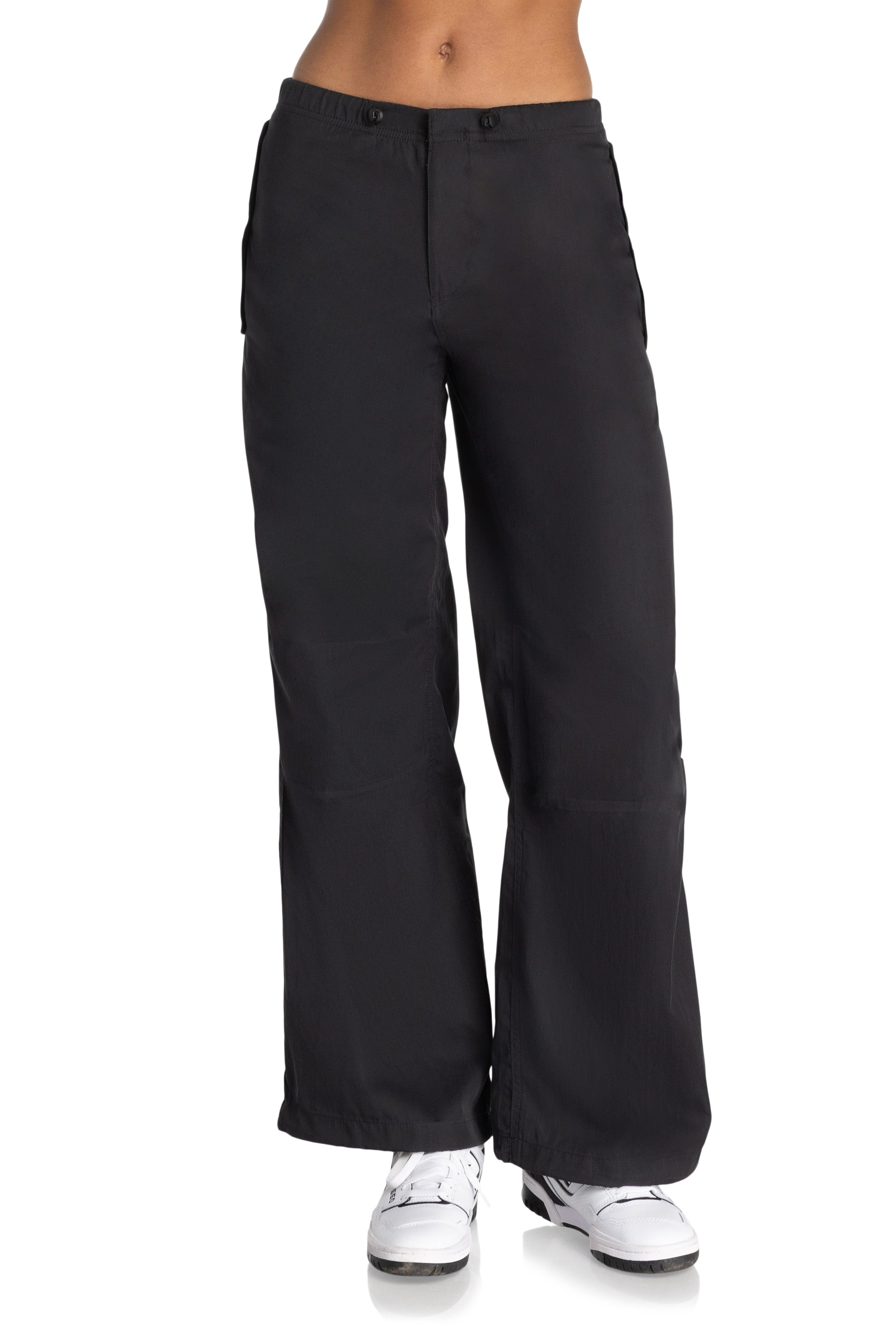 Dynamic parachute trousers