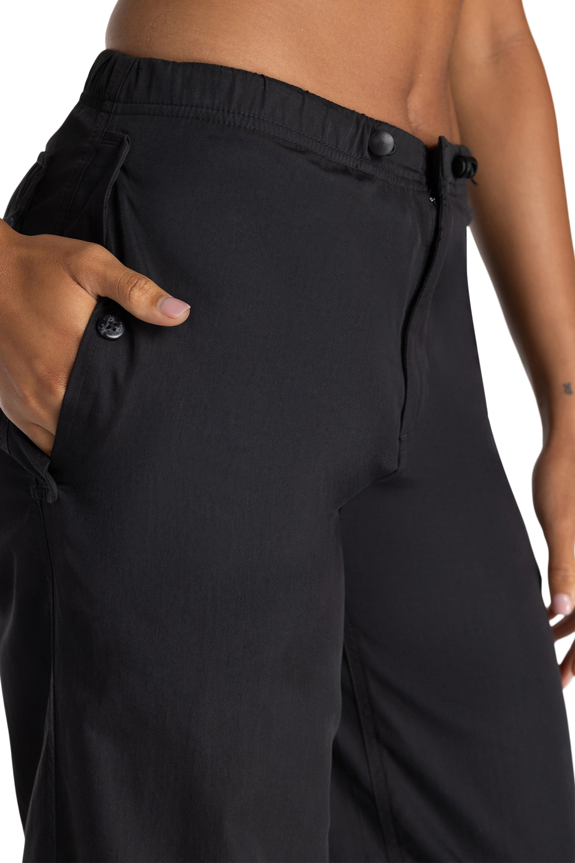 Dynamic parachute trousers