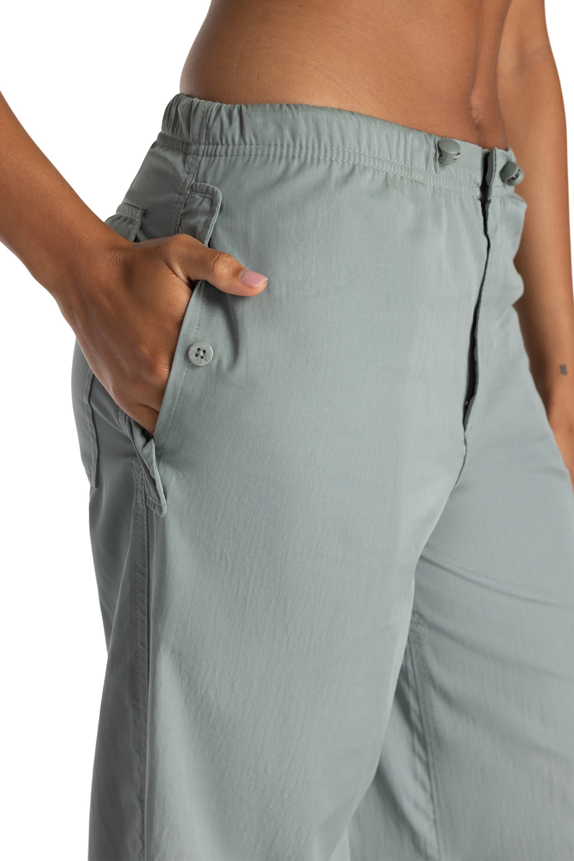 Dynamic parachute trousers