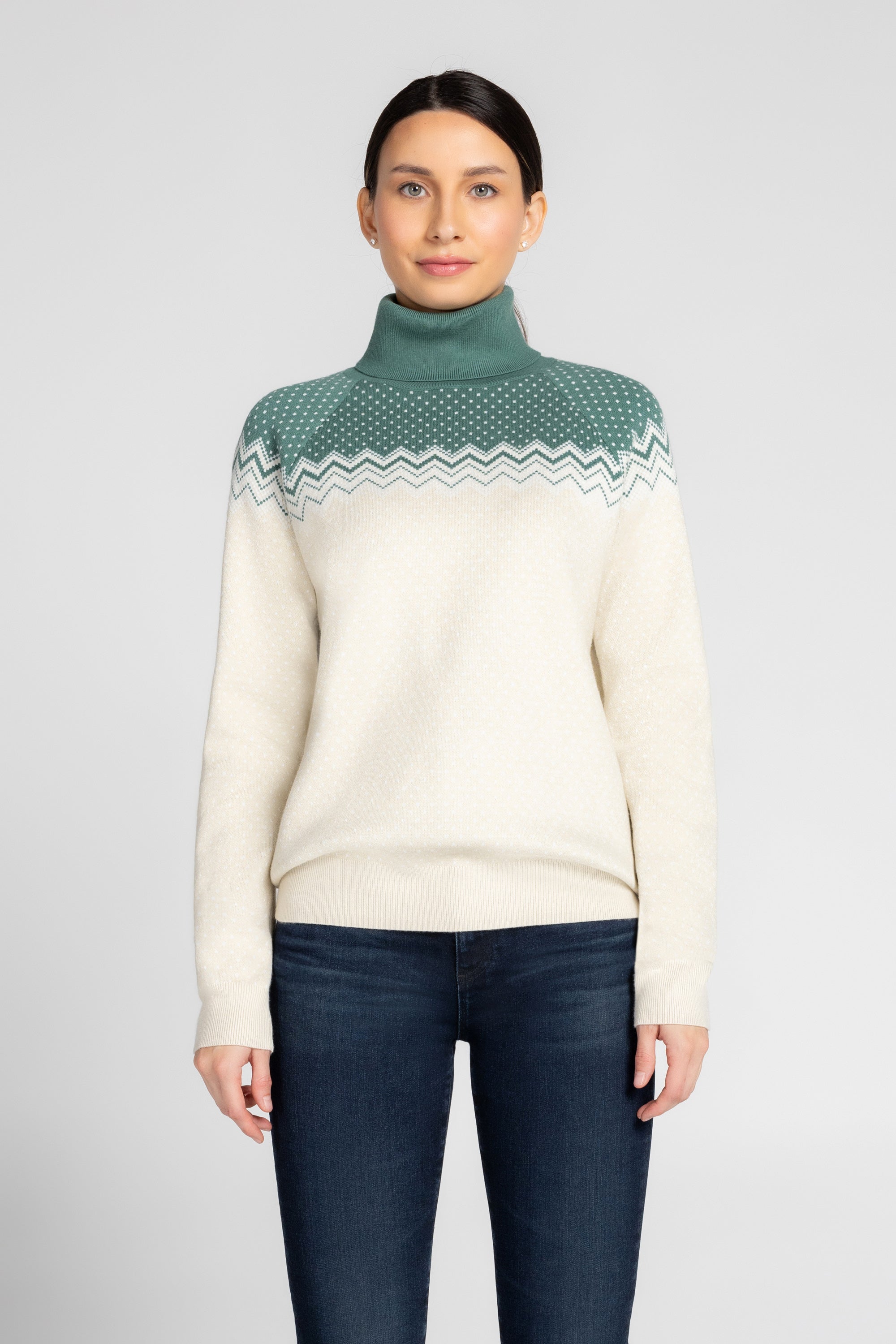 SnowCuddle Après-Ski  Turtleneck Sweater