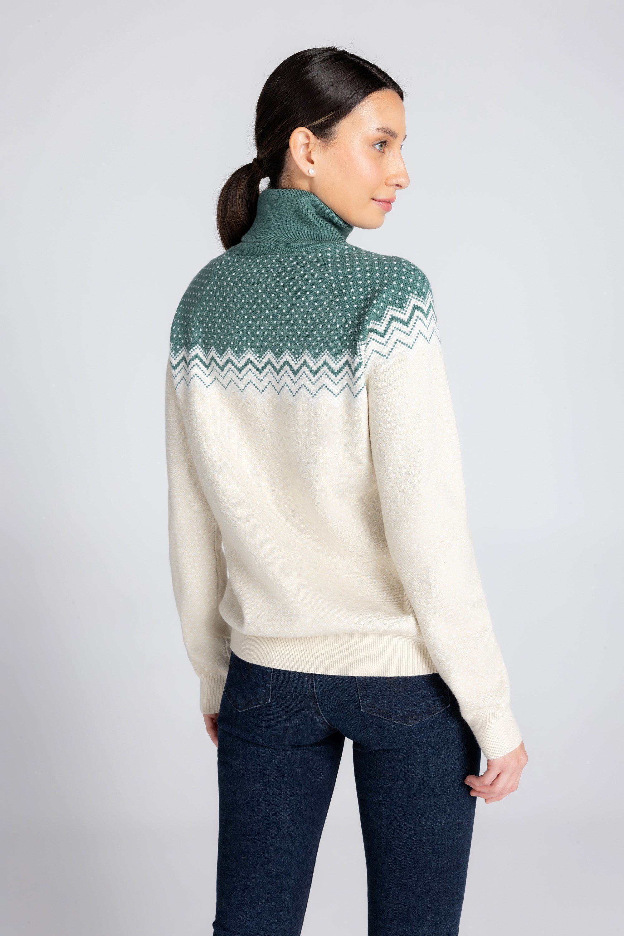 SnowCuddle Après-Ski  Turtleneck Sweater