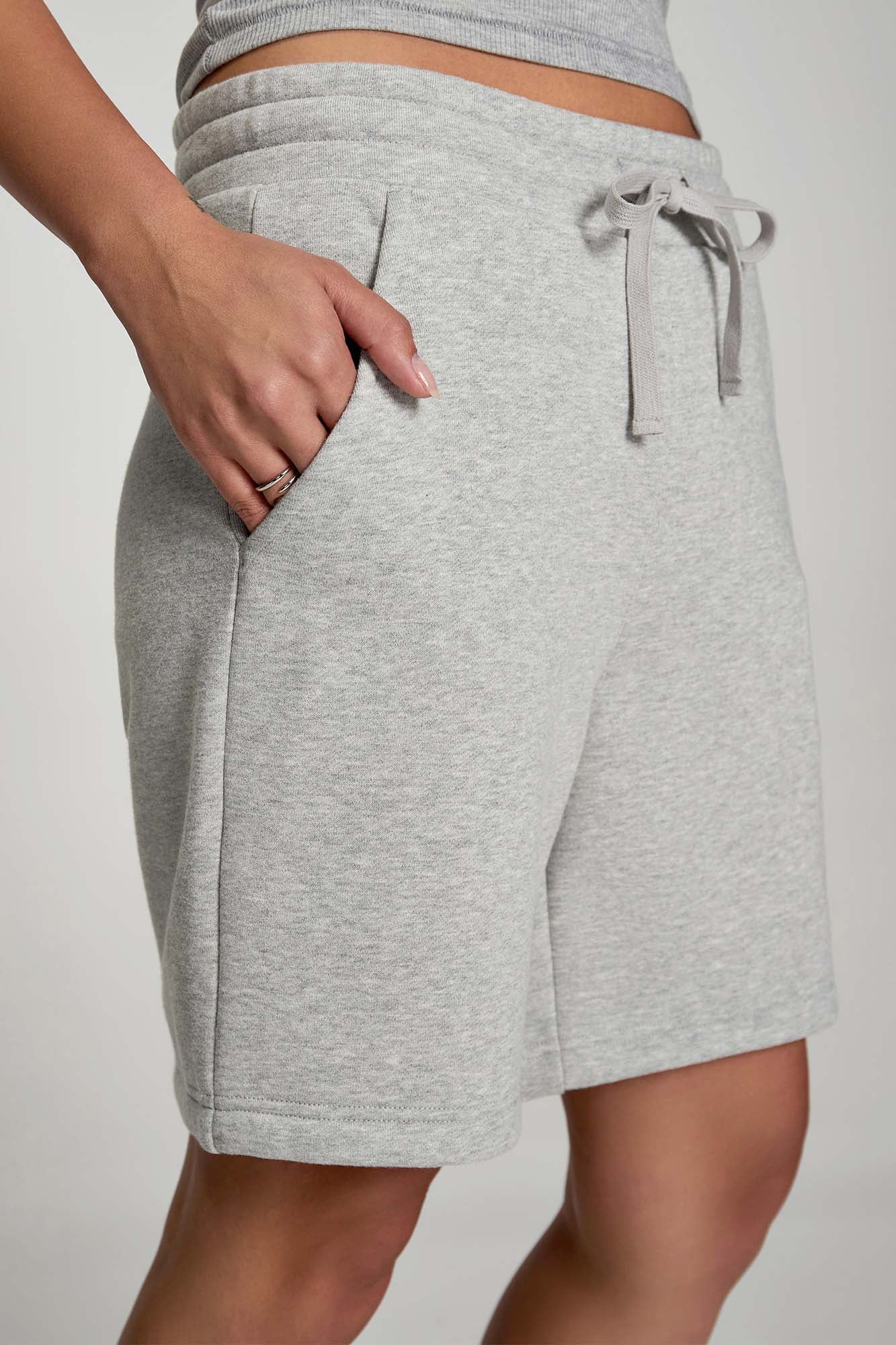 Short boyfriend confortable et luxueux