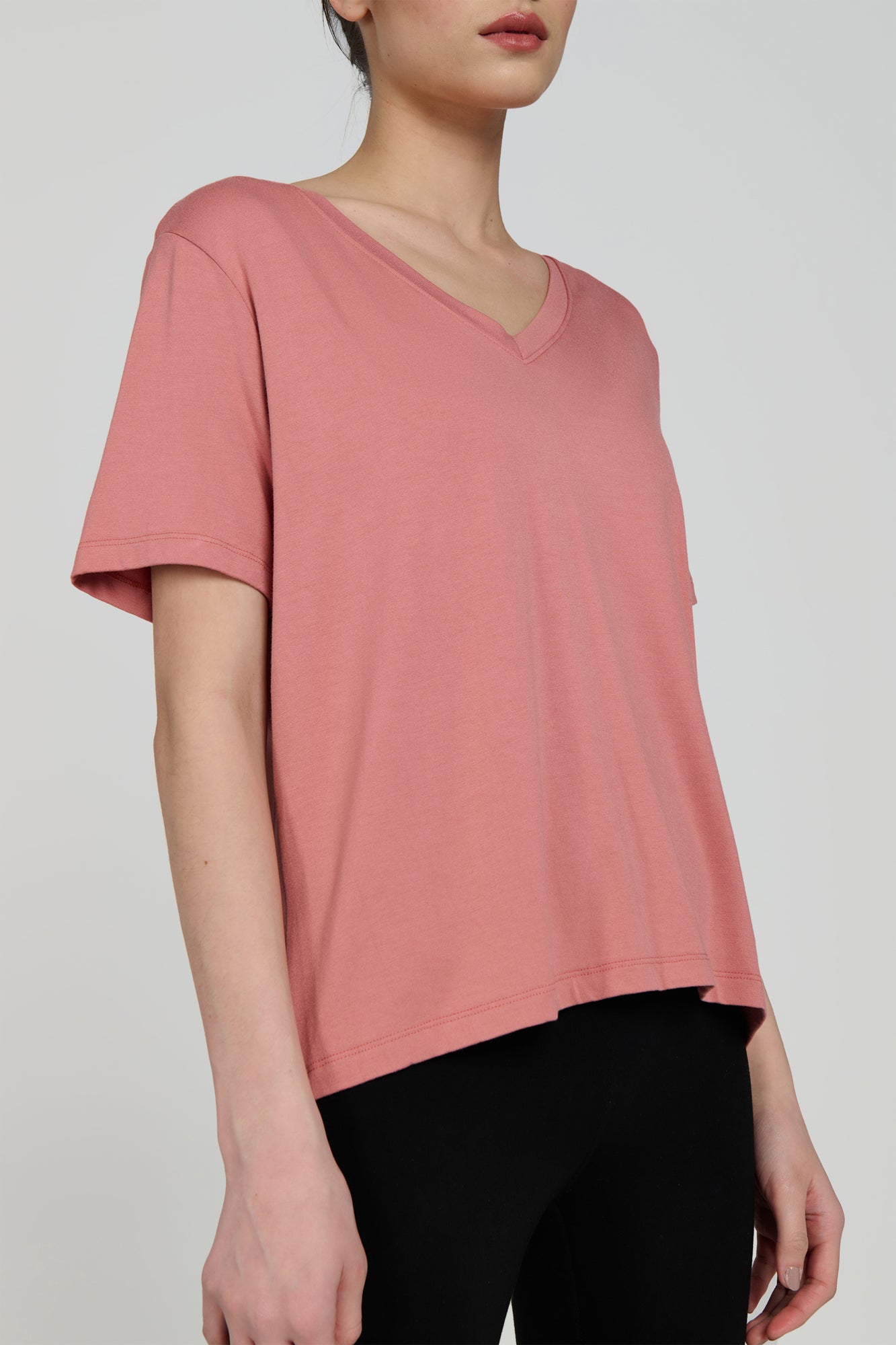 T-shirt à col en V Bliss