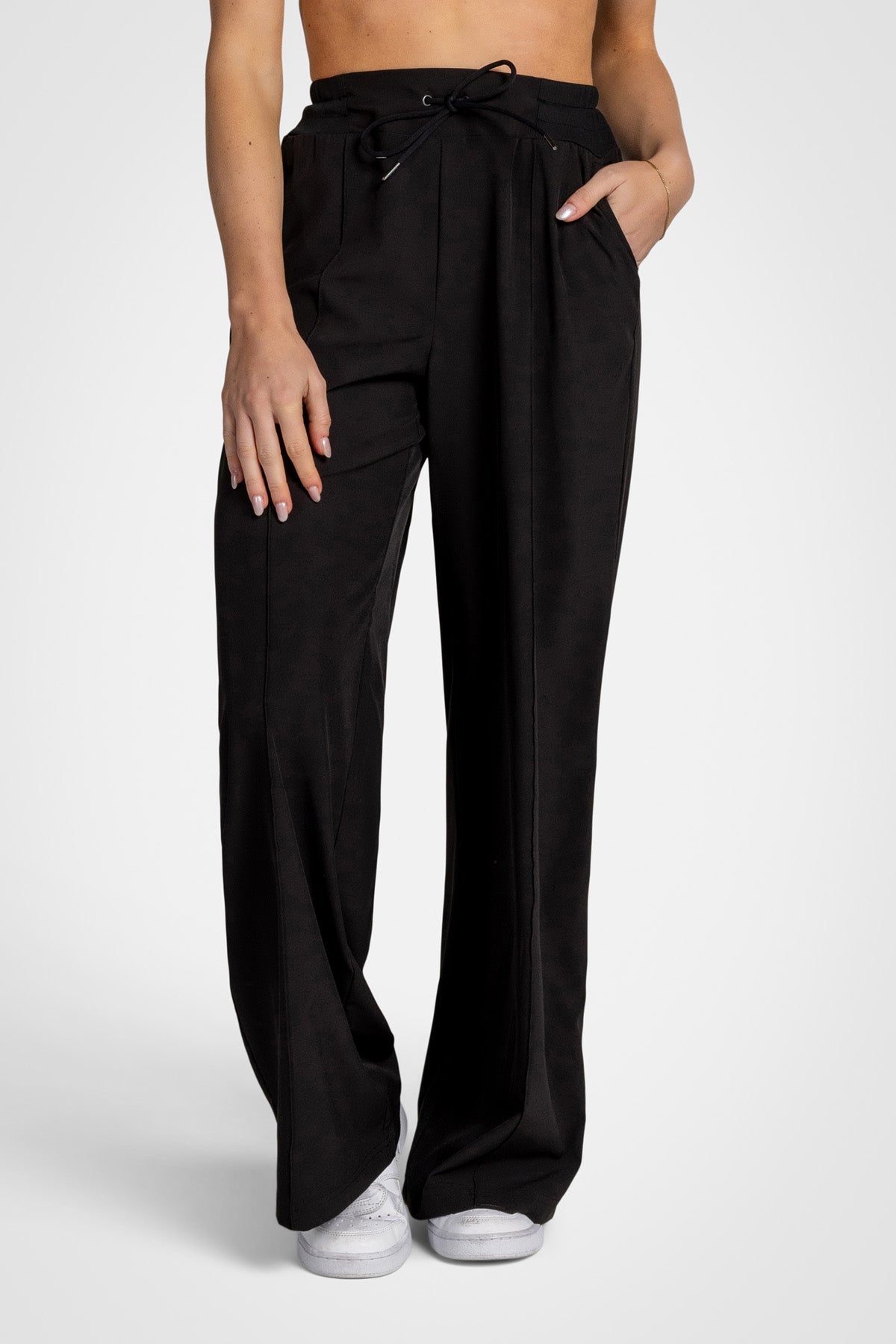 StrideFlow Woven Pant