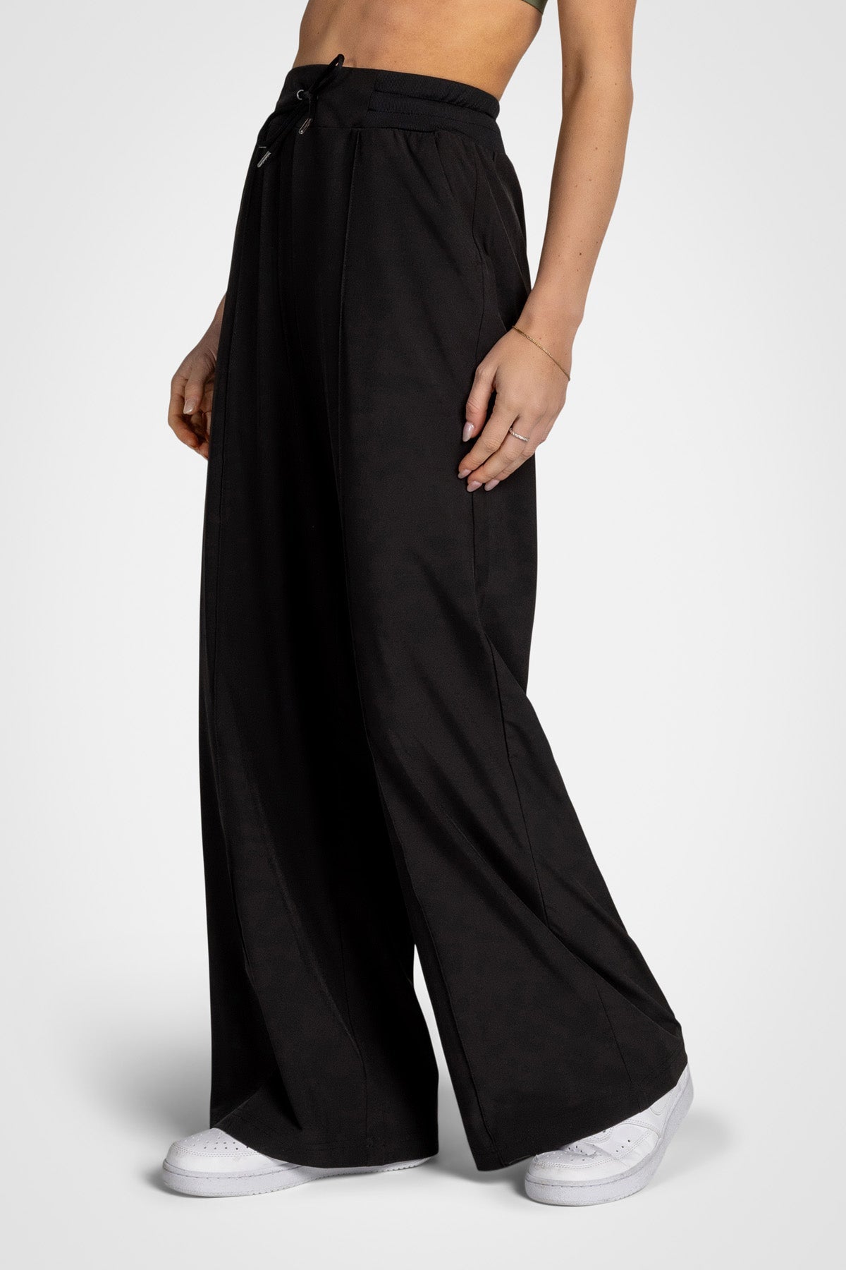 StrideFlow Woven Pant