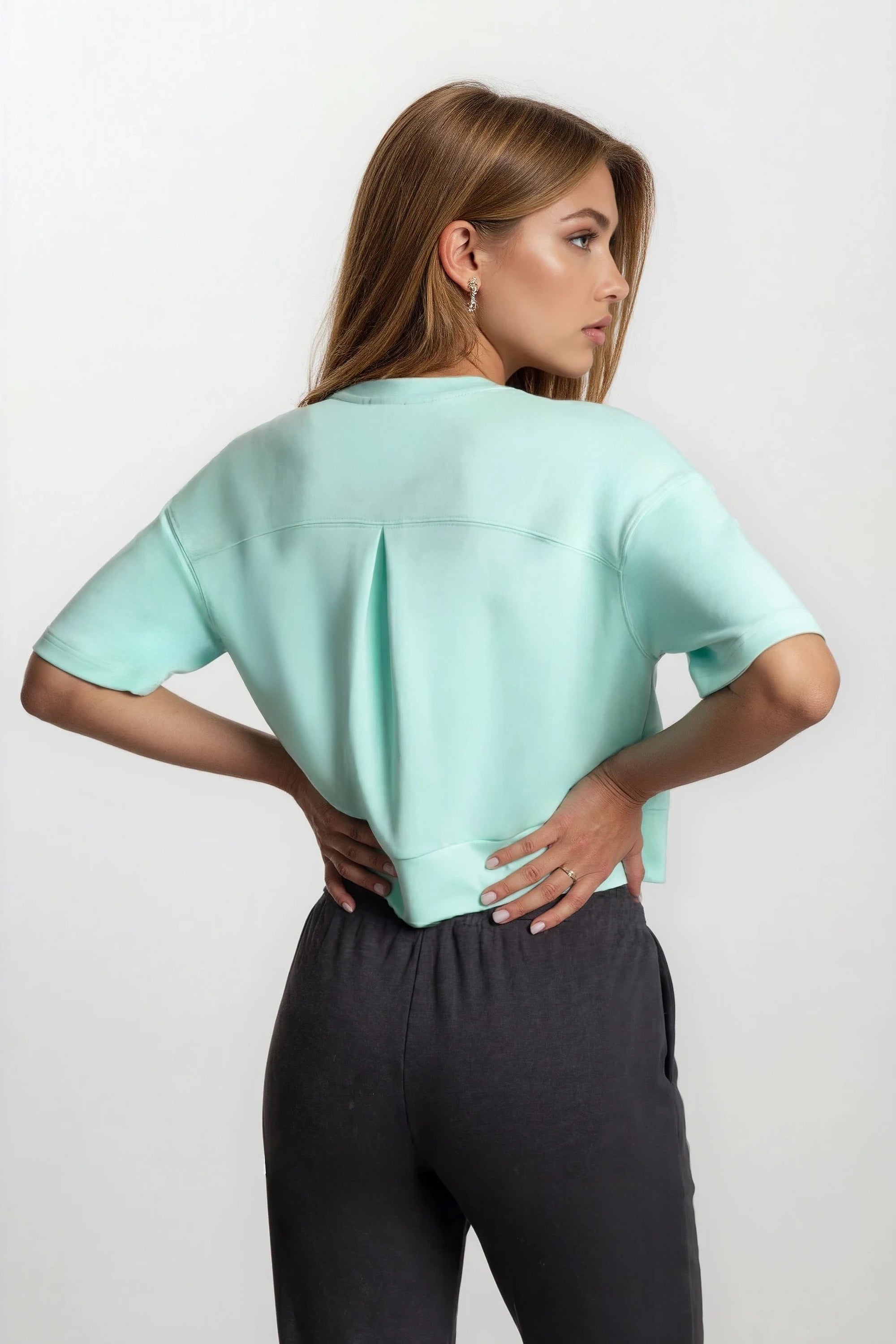 Stretch Knit Crew Neck Short Sleeve Top