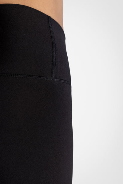 #color_black/black-black