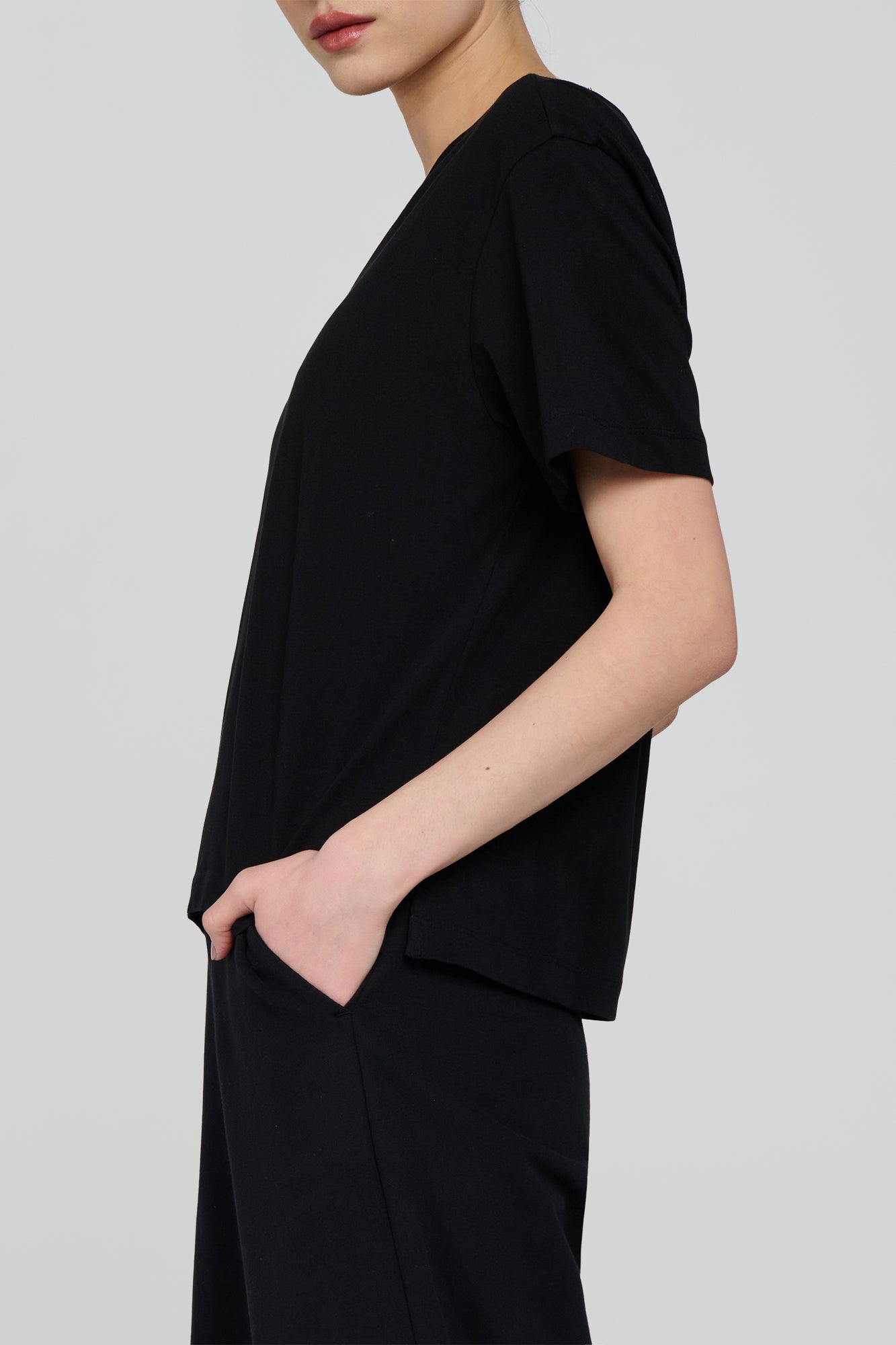 T-shirt à col en V Bliss