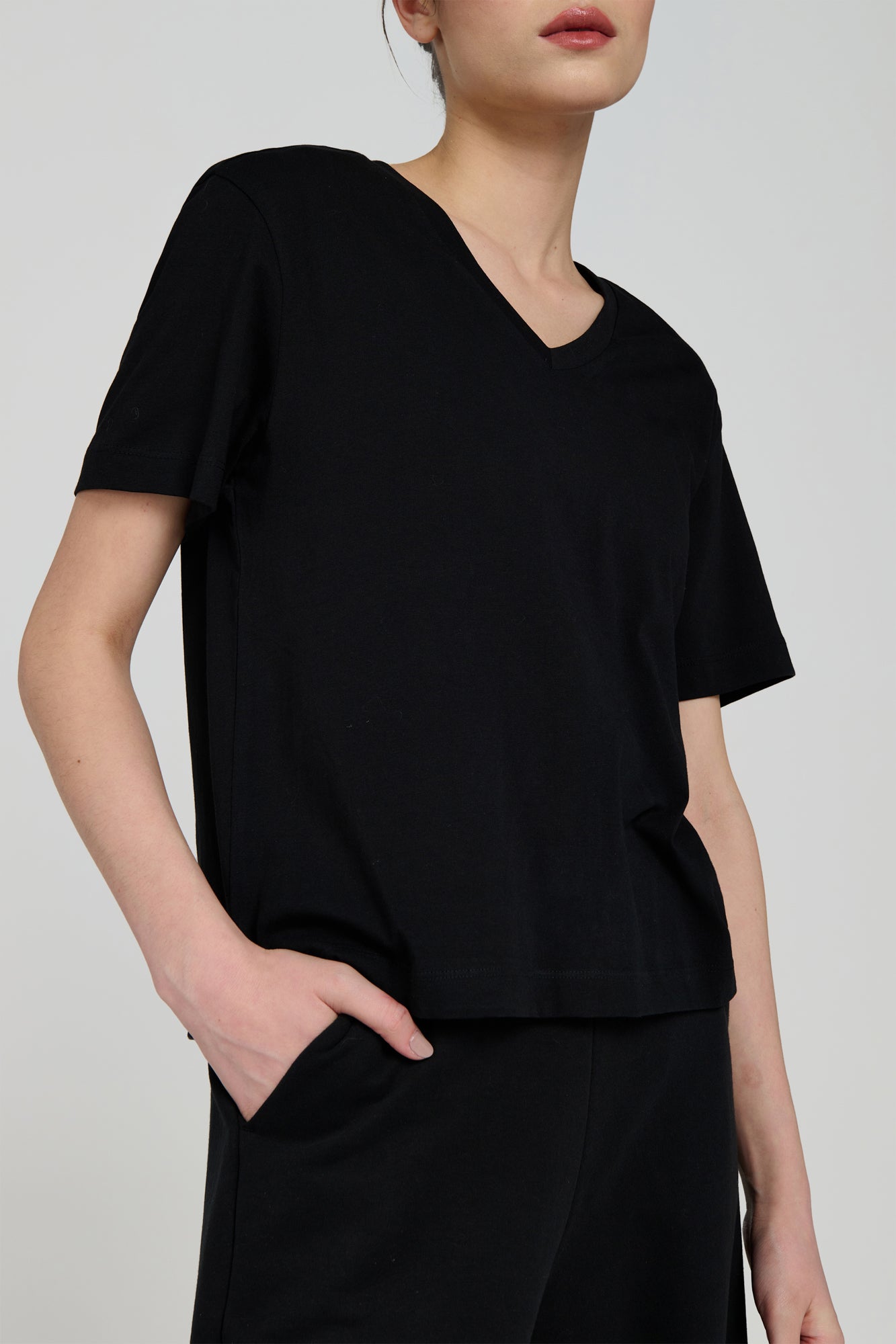 T-shirt à col en V Bliss